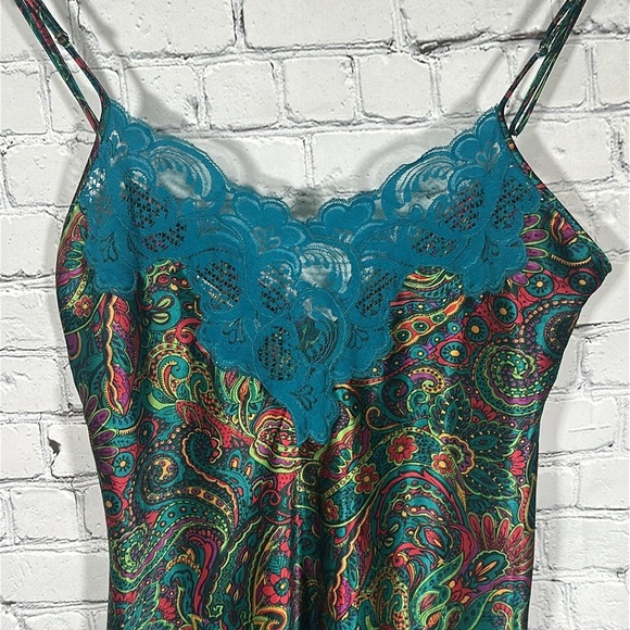 Vintage 80’s Victoria’s Secret Gold Label Colorful Paisley Satin Slip size Small - Picture 6 of 16